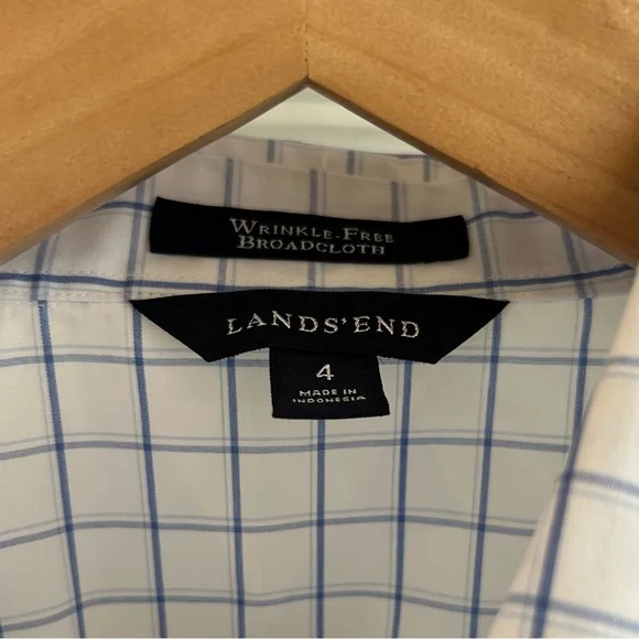 SOLD ❗️❗️.              Lands’ End | Wrinkle Free Blouse NWOT - Picture 6 of 8